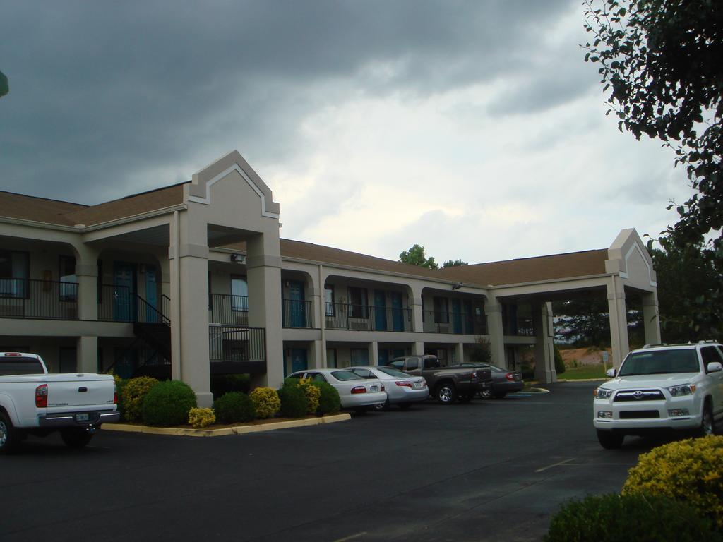 Key West Inn - Roanoke 외부 사진
