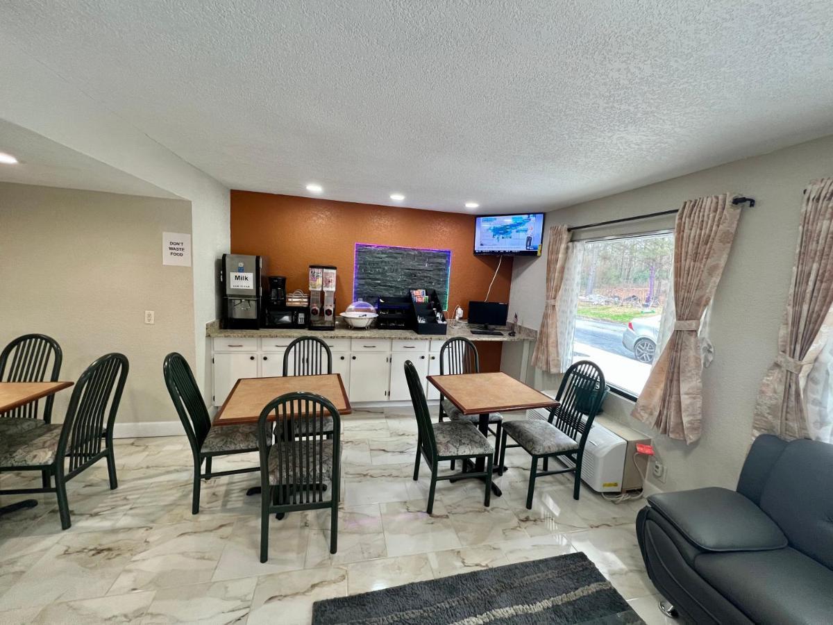 Key West Inn - Roanoke 외부 사진