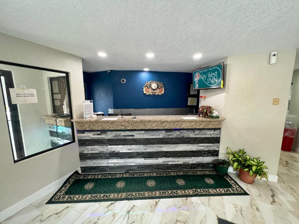 Key West Inn - Roanoke 외부 사진