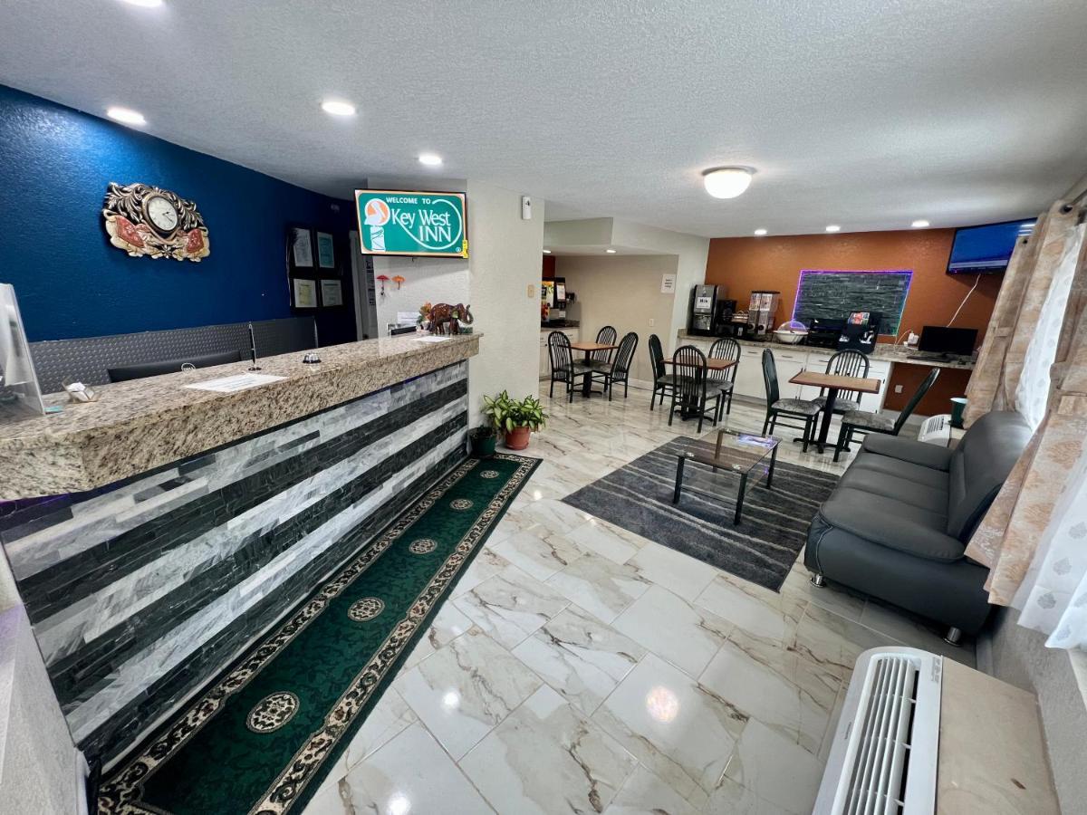 Key West Inn - Roanoke 외부 사진