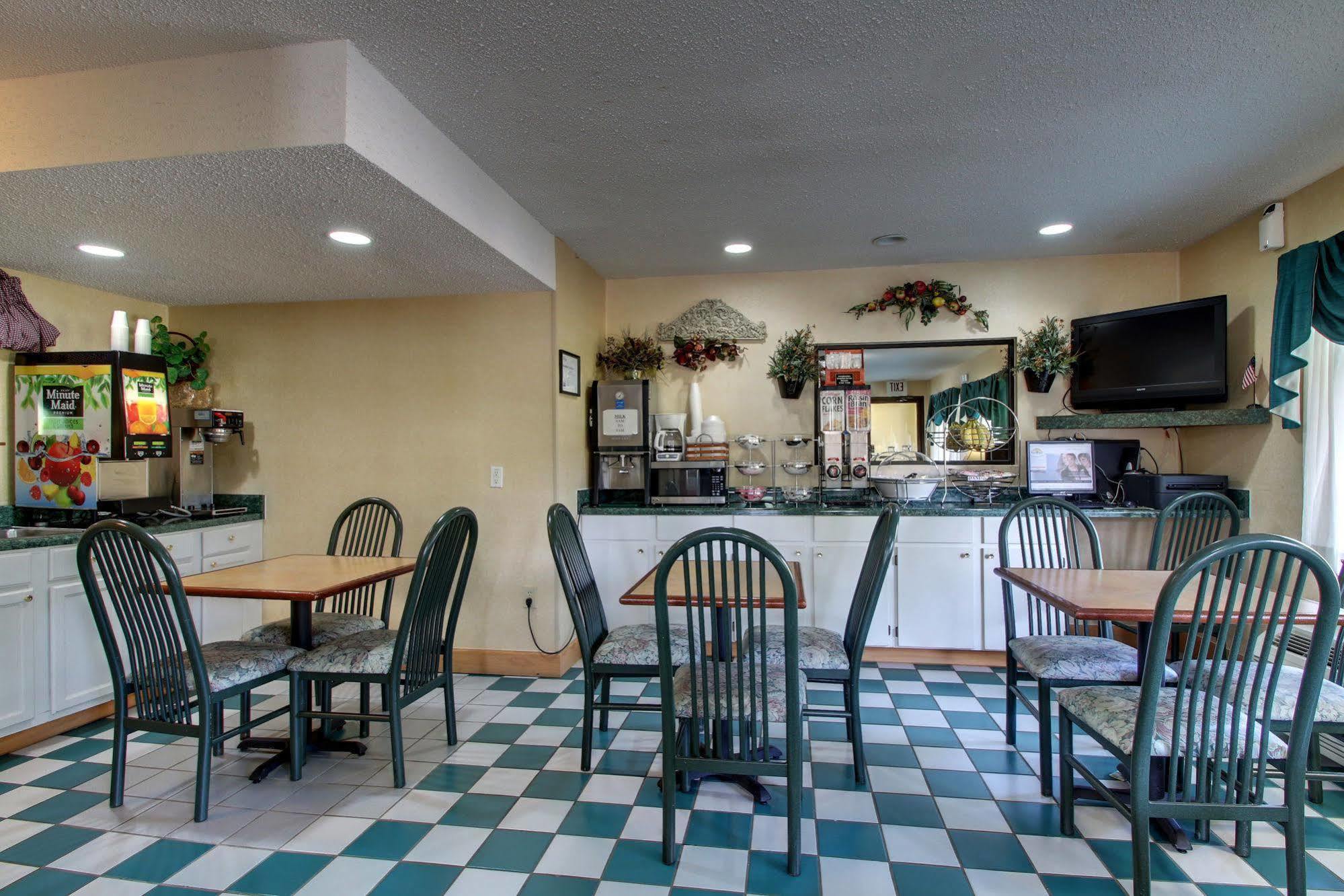 Key West Inn - Roanoke 외부 사진
