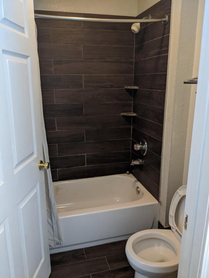 Key West Inn - Roanoke 외부 사진